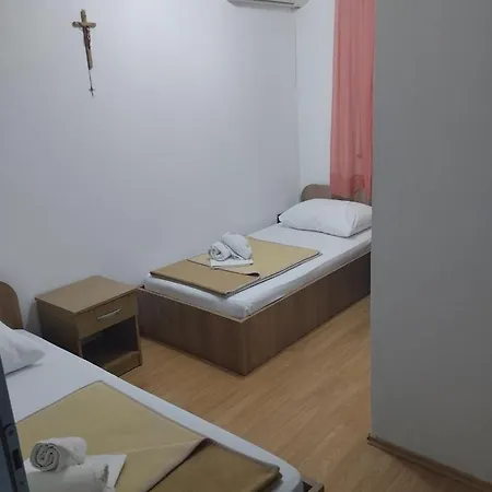 Konukevi Pansion Danijel 3*