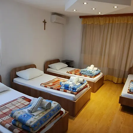 Гостевой дом Pansion Danijel 3*