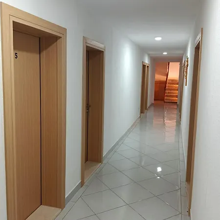 Pansion Danijel Πανσιόν 3*