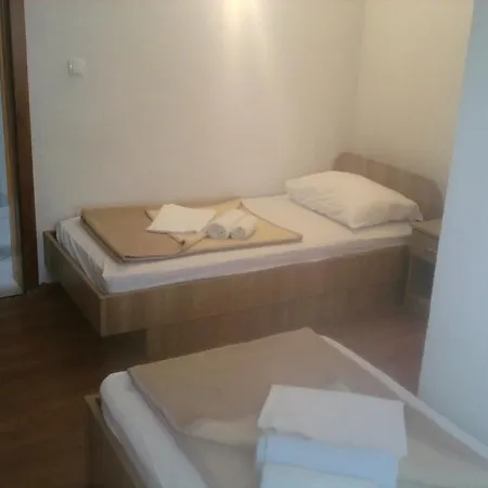 Гостевой дом Pansion Danijel 3*