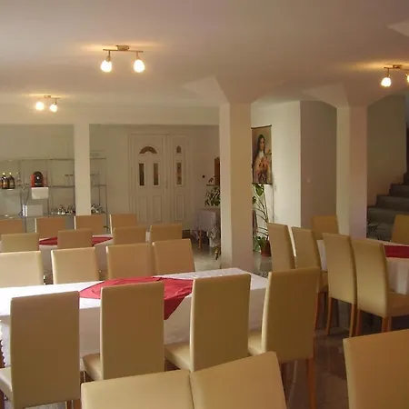 Konukevi Pansion Danijel 3*