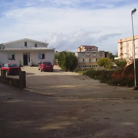 Konukevi Pansion Danijel 3*